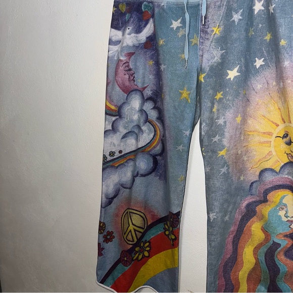 Y2K Lucky Love & Peace Retro Hippie Capri Sweatpants - Picture 3 of 10